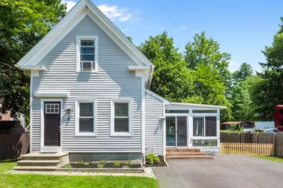 3 Edwards St