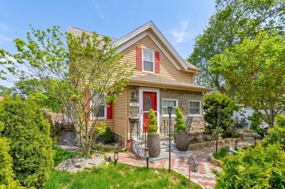 102 Thurber Avenue 1