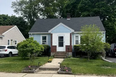 11 Hartlawn Rd