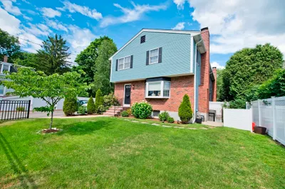 16 Warren Ave 1