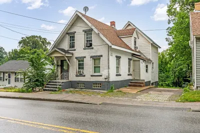389 Front St
