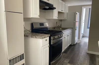 99 Mammoth Rd #2