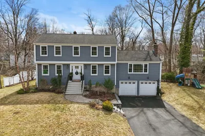95 Greenmeadow Drive 1