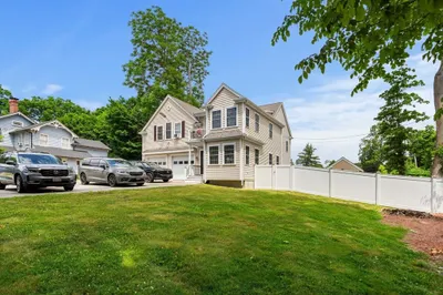 196 Commonwealth Ave 1
