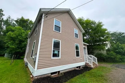 90 Turner Ave