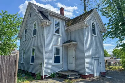 112 Laureston St