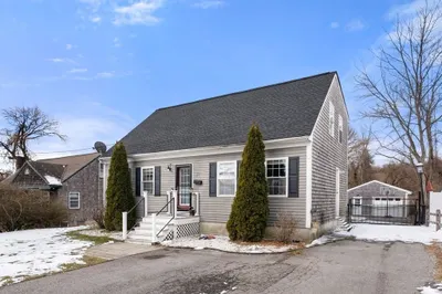 39 Perkins St