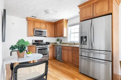 25 Cross St #4