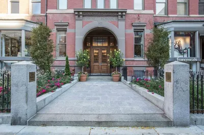 201 Newbury St #401
