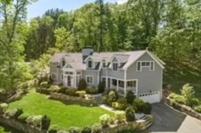 17 Hawthorne Ln 1