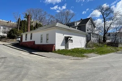13 Division St 1