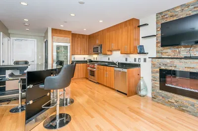 80 Broad St #805 1