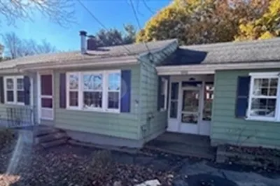 590 Henshaw St 1