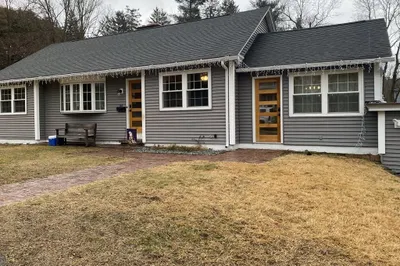51 Squier St