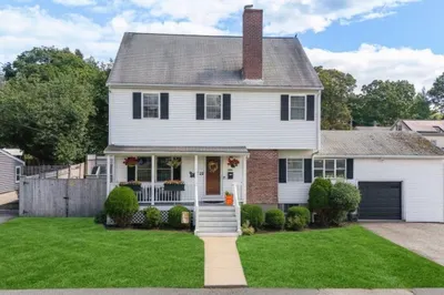 22 Aberdeen Ave 1