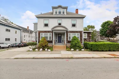596 County St 1