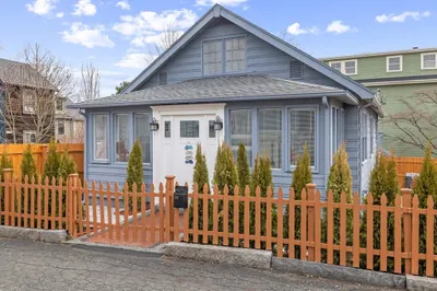22 Stacey St