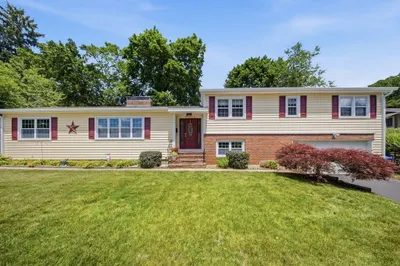 494 Laurel St 1