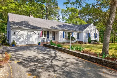 80 Roosevelt Rd 1