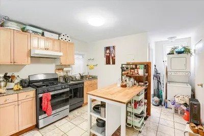 289 Elm St #2 1
