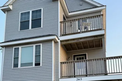 345 Plymouth Ave #345 1