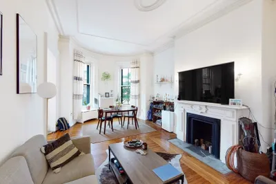 6 Brimmer St #2