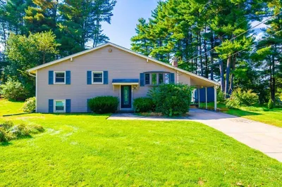 544 Coronation Dr 1