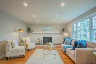 26 Pine Hill Rd