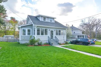 30 Sprague St 1