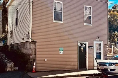 100 Lane St 1