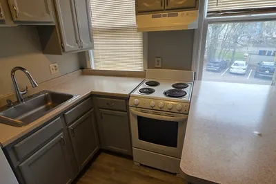 37 Walnut Ave #3 1