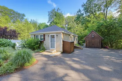 19 Knoll Road 1