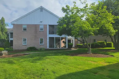 16 Jessica Dr #B 1