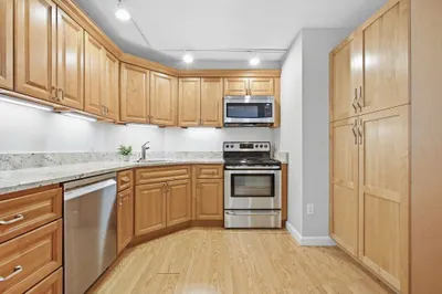 151 Coolidge Ave #712 1