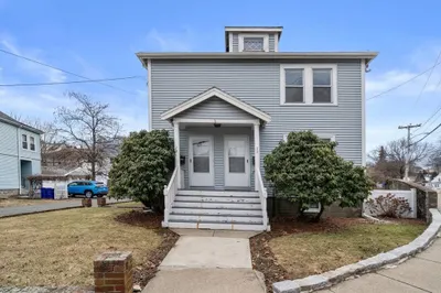 70-72 Bainbridge St 1