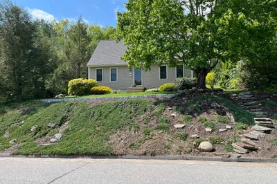 4 Hickory Dr