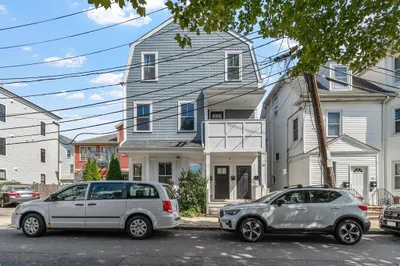 20 Carlton St #1 1