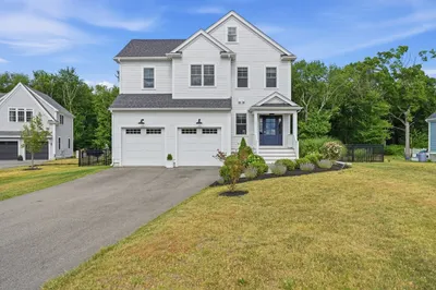11 Carriage House Way 1