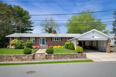 82 Cornell Rd