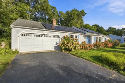 402 Prince Hinckley Rd 1