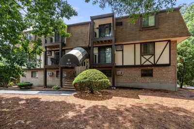 21 Erick Rd #18