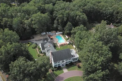 1 Sylvan Lane 1