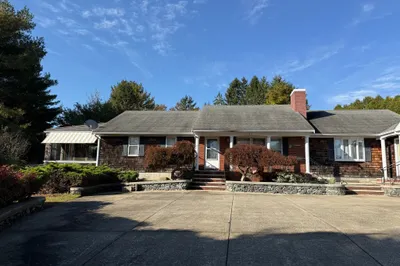 7 Fallon Dr 1