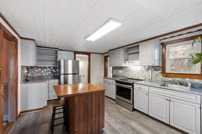 352 Whalom Rd