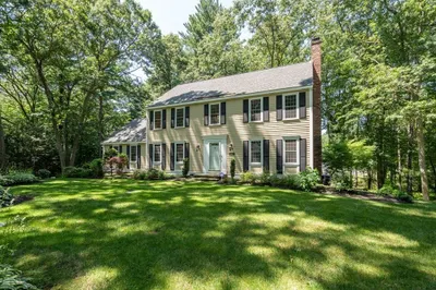 40 Shadow Oak Drive 1