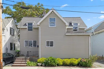 43 May St