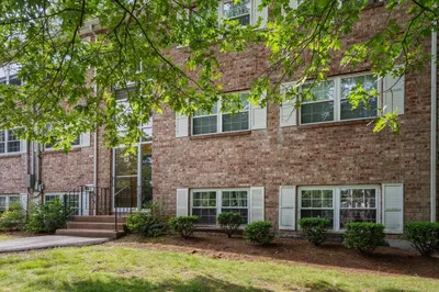 52 Farrwood Ave #3 1