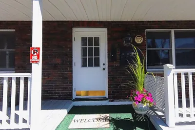 33 Ellerton St #3 1