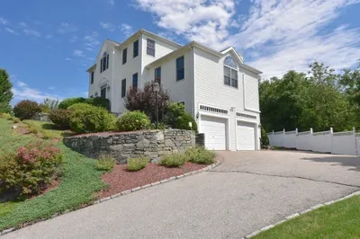 4 Chartwell Cir 1
