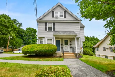 176 Salem St 1